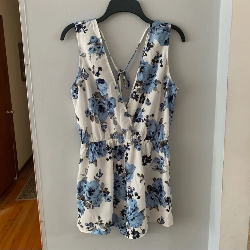 ILLA ILLA Blue and White Floral Romper - Picture 1 of 5